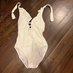 White Lilly Pulitzer eyelet swimsuit size 6
